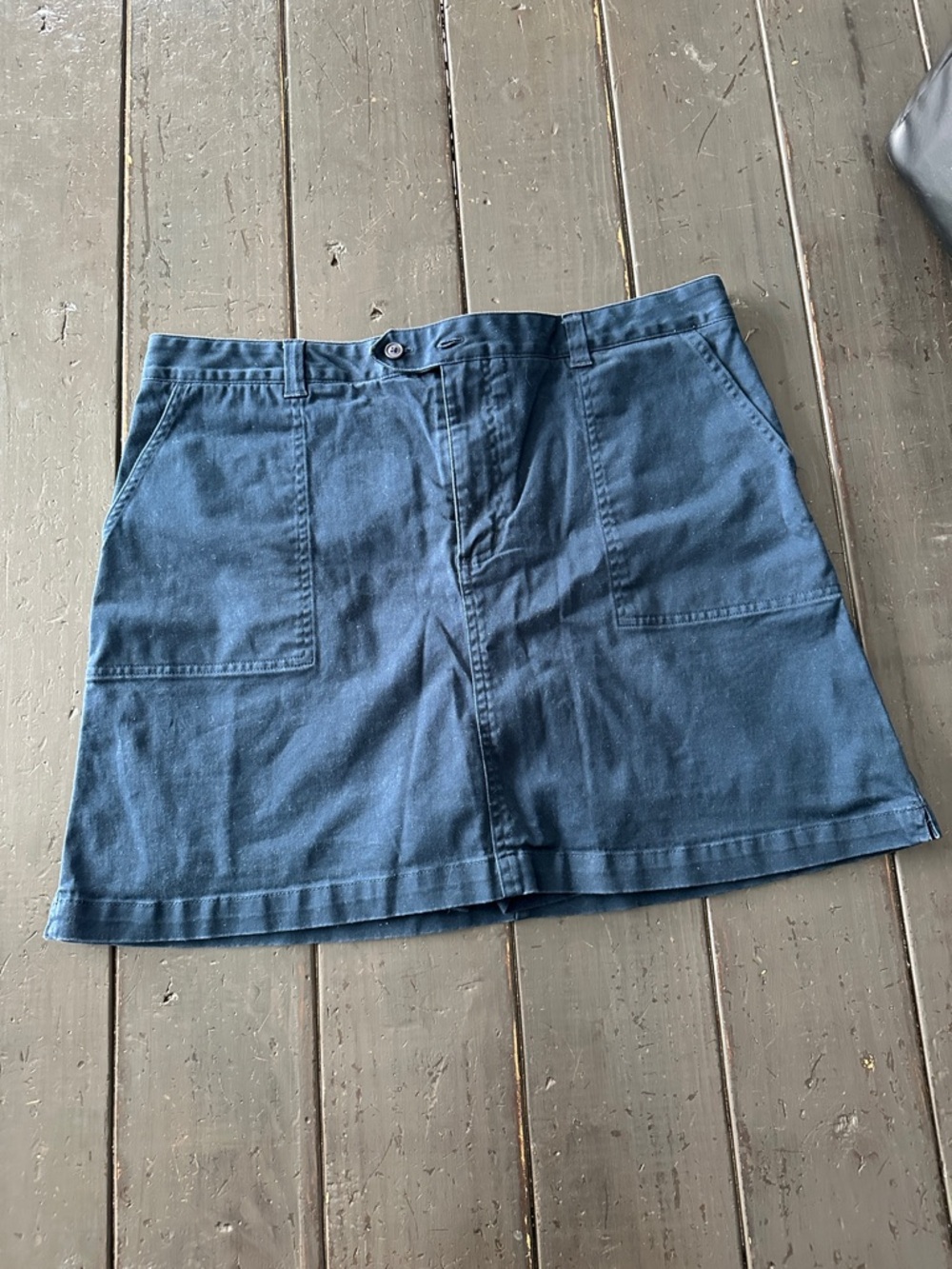 EUC Lands End above the knee skirt NAVY w/pockets size 16